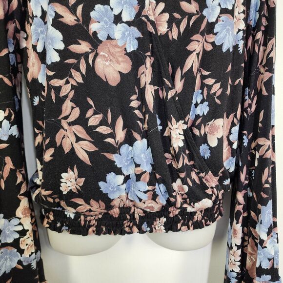 American Eagle Soft Sexy Crepe Top Small Floral Faux Wrap V Neck Bell Sleeve - Picture 4 of 12